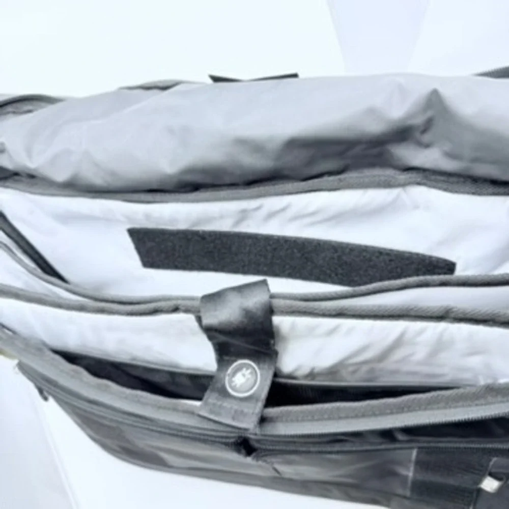 Pacsafe Meshsafe M200 Anti-Theft Messenger‎ Bag Gray Laptop Briefcase eXomesh
